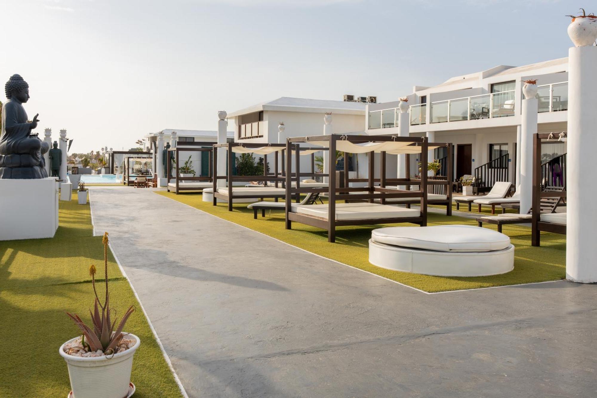 Livvo Budha Hotel