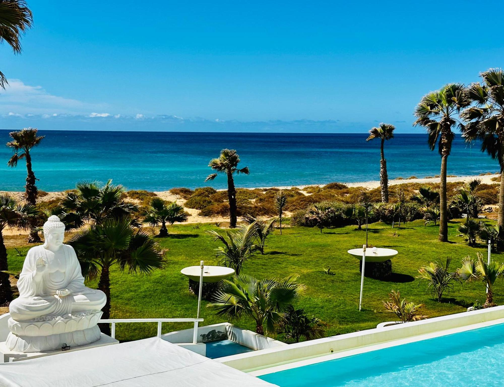 Hotel Livvo Budha Santa Maria