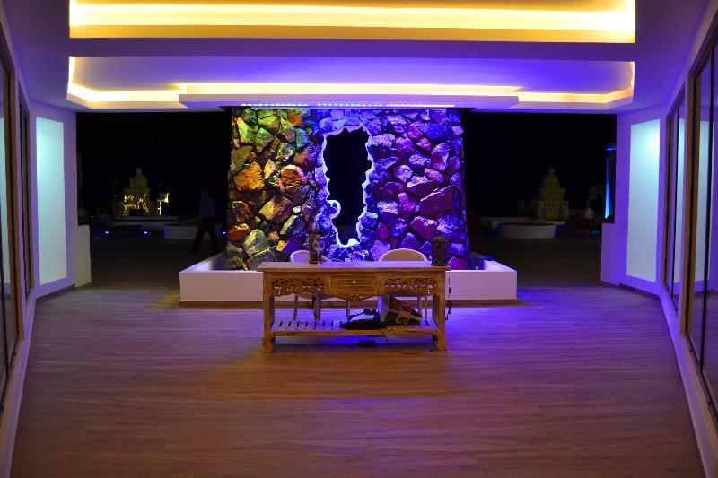 Hotel Livvo Budha 4*
