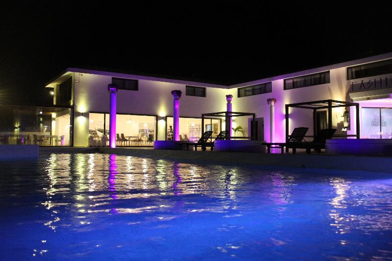 Livvo Budha Hotel