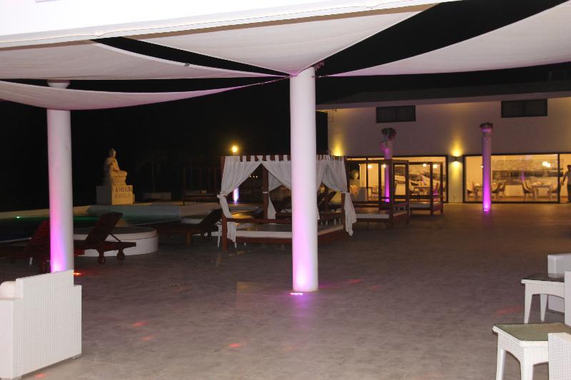 Livvo Budha Hotel Santa Maria